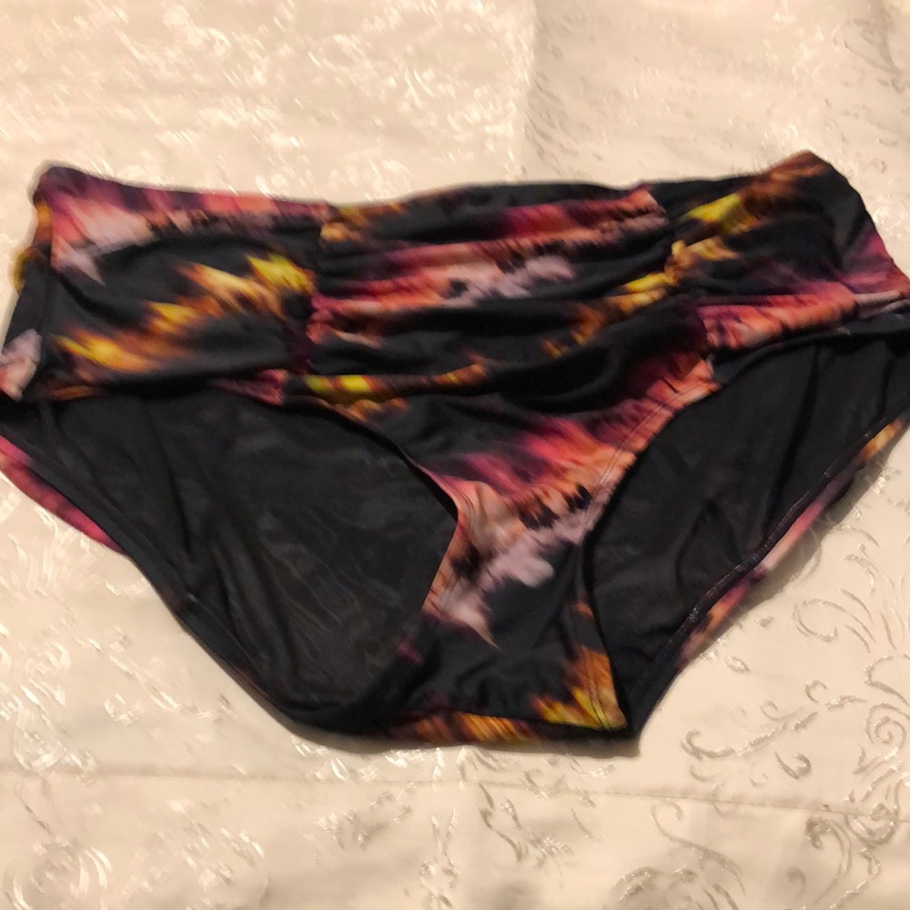 TORRID Ladies Swimsuit Bottom Size 3